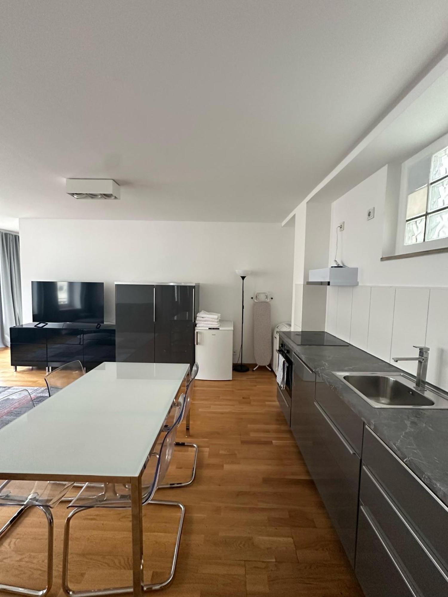 Al Nafurah Apartments 뮌헨 외부 사진
